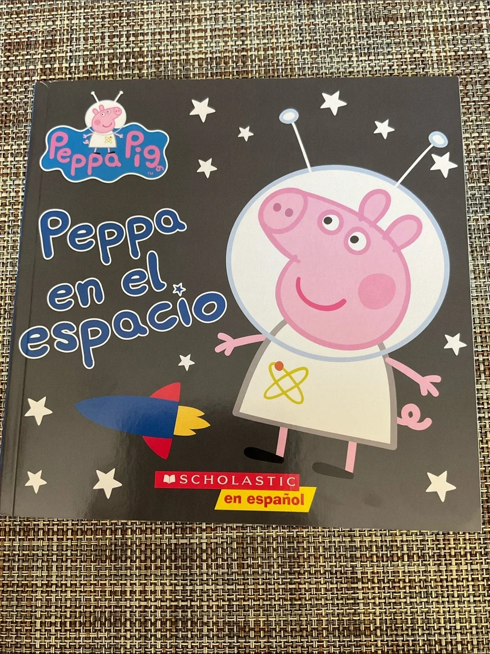 3 Peppa Pig Spanish books NWT